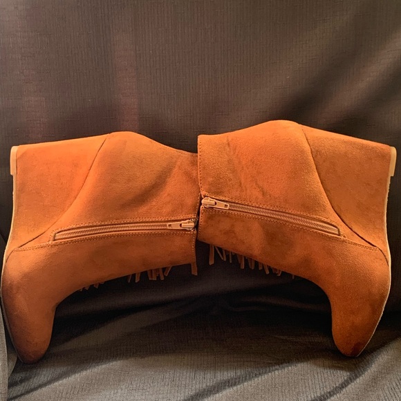 Texas Holdem like Beyoncé- Madden Girl suede booties, sz 8.5, worn 1x, like new - Picture 4 of 11